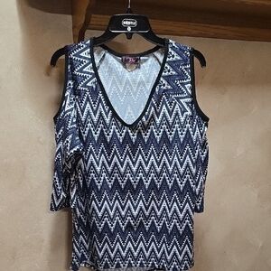 Chic Blue Zigzag Pattern Women's Top